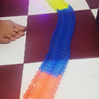 Magic Tracks 220pcs - Bộ đường đua ma thuật
