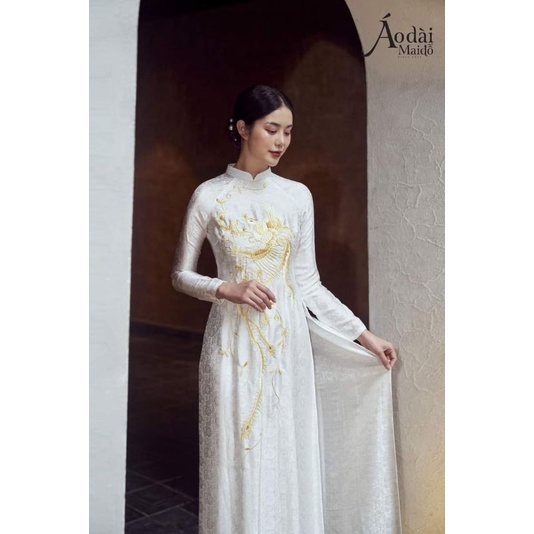 Áo dài trắng gấm
