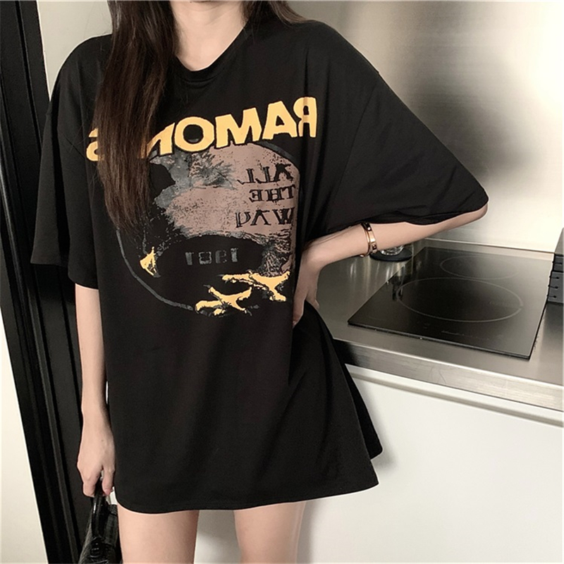 Áo thun SUXI ngắn tay form rộng in họa tiết cá tính dành cho nữ