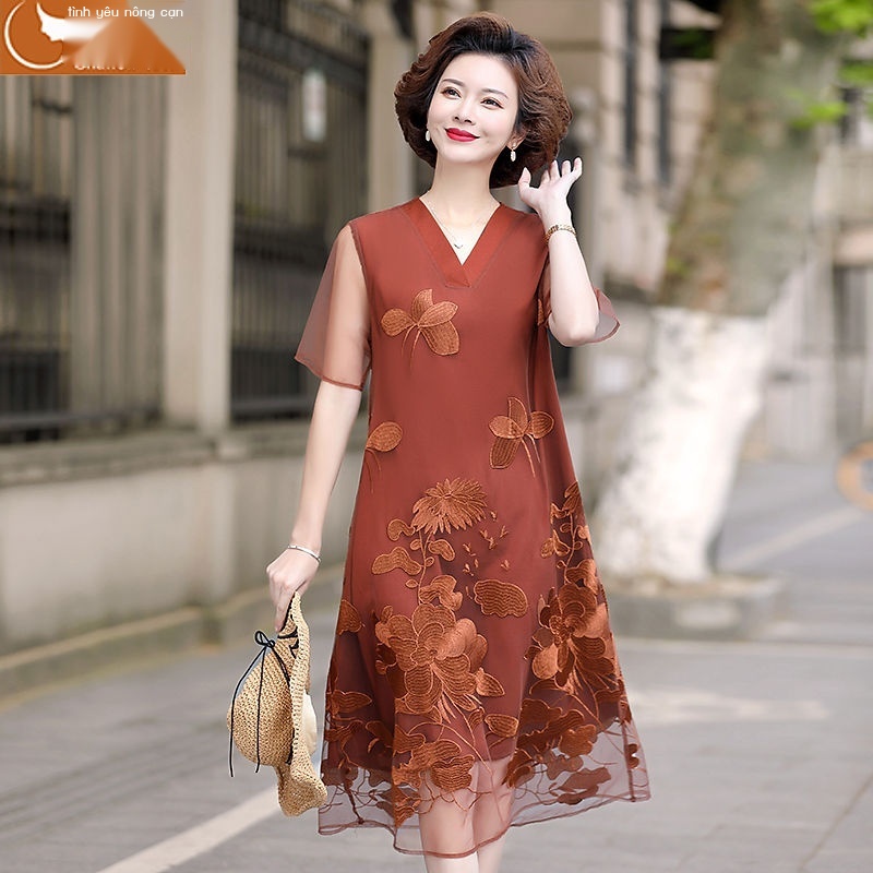 Váy mùa hè cho mẹ Váy ngắn tay kiểu phương Tây, váy thêu cho người trung niên và cao tuổi