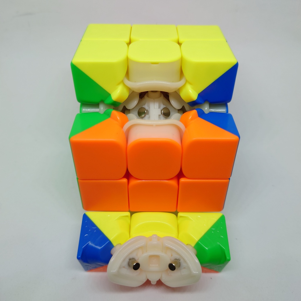 Rubik 3x3 WRM 2020 MagLev + MagCore (Mod Core Nam châm và chân góc)