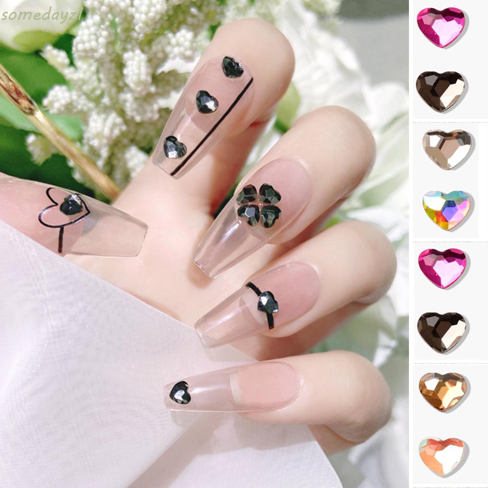 [Hàng mới về] Bộ 10 phụ kiện dán trang trí móng tay hình trái tim long lanh sành điệu cho nữ DIY