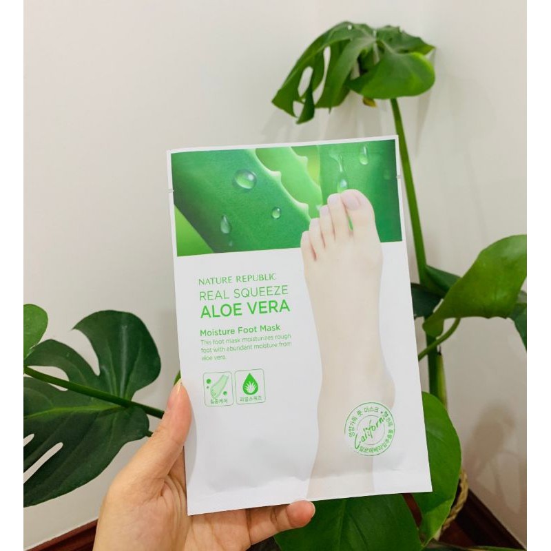 Mask dưỡng ẩm chân Natura Republic Aloe Moisture Foot Mask