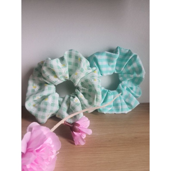 Buộc tóc Scrunchies  vải kẻ caro