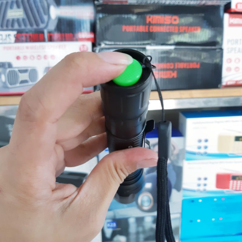 Đèn Pin Siêu Sáng Ultrafire XML-T6 Sử Dụng 2 Pin Sạc 18650
