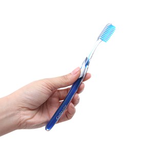 Bàn chải Colgate SlimSoft Advanced siêu mềm mảnh