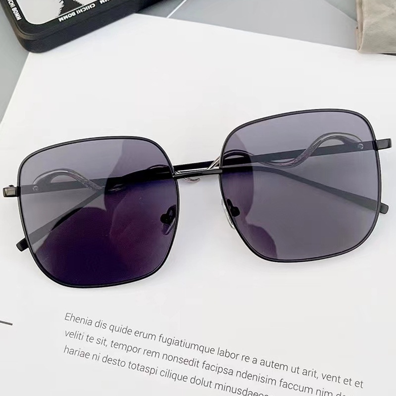 Kính Mát Gọng Vuông Bằng Kim Loại Thời Trang Cho Nữ