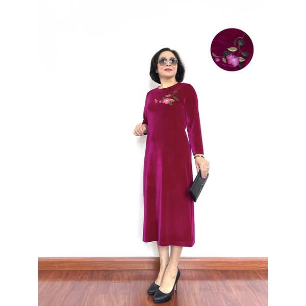 Đầm trung niên nữ Chất Nhung Cao Cấp, Váy cho mẹ tay dài, form ôm. Hoạ tiết thêu hoa sang trọng, co giãn tốt