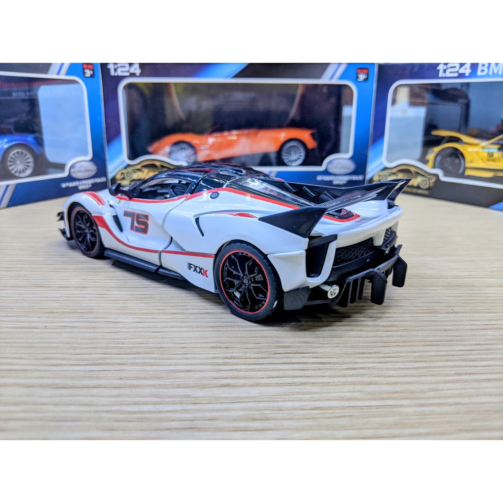 Xe mô hình Ferrari LaFerrari FXXK Tỉ lệ 1:24