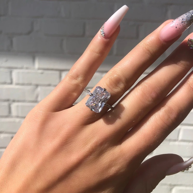 Nhẫn Đính Đá Mạ Bạch Kim 18k Sang Trọng Hợp Thời Trang Cho Nữ