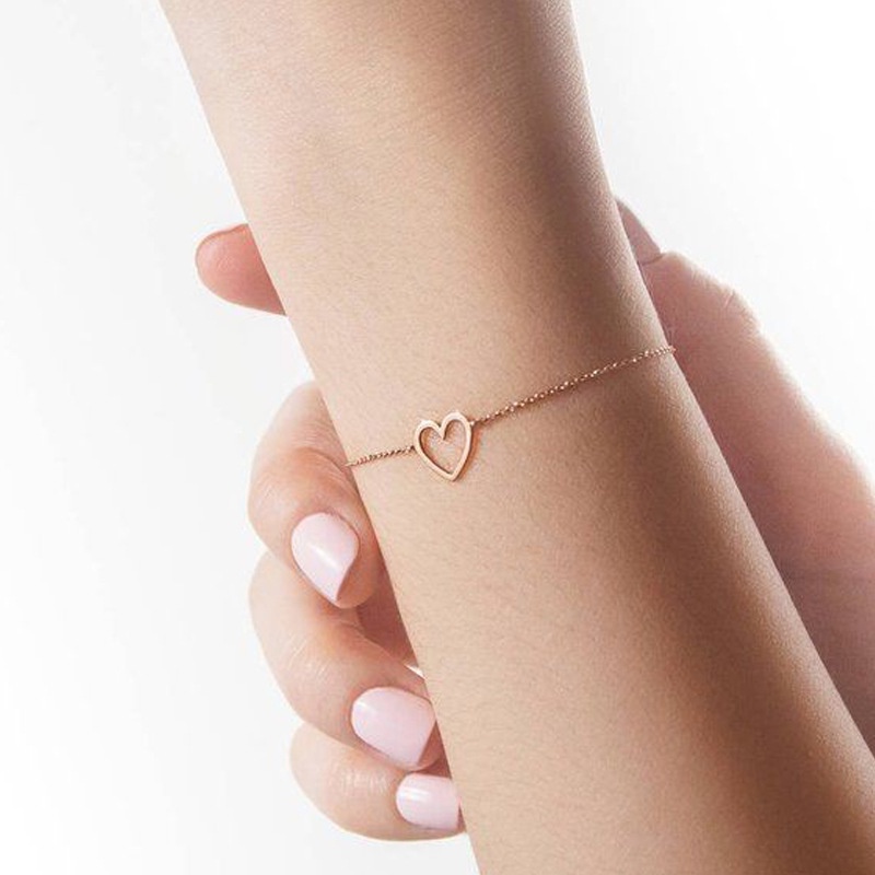 Vòng tay nữ mặt hình trái tim đơn duyên dáng làm quà tặng sinh nhật