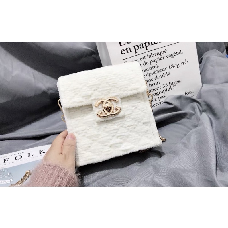 Gift vip chanel tweed trắng