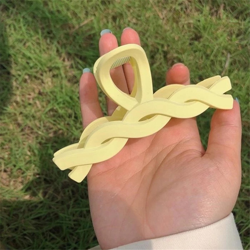 Kẹp Tóc Xoắn Bằng Nhựa Màu Xanh Dương Cho Nữ Khi Tắm