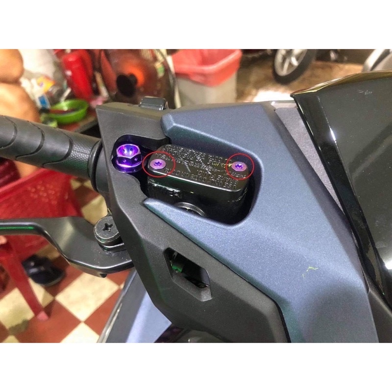 Ốc  titan 4li12 gắng  ná cao su và nắp dầu xe máy