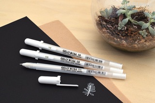 Bút trắng gelly roll sakura 0.5/0.8/1.0mm