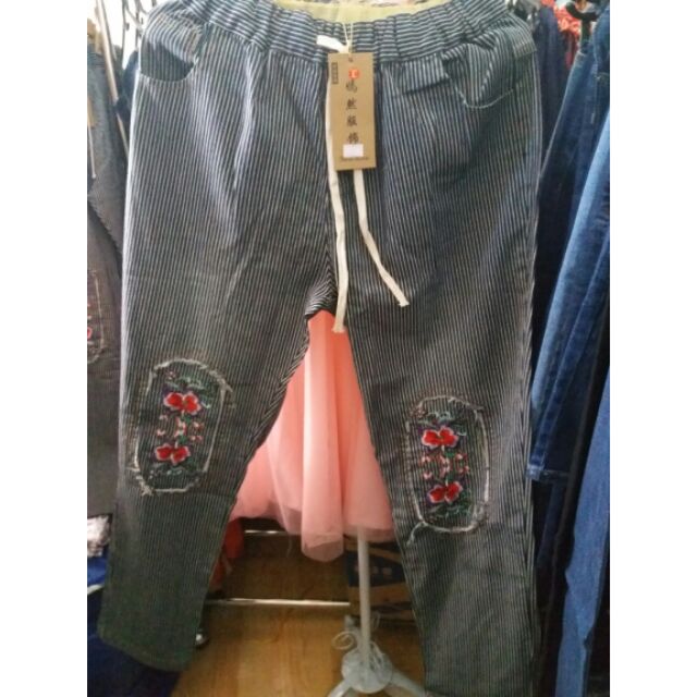 Quần kaki thêu hoa lưng thun nhập khẩu cao cấp | BigBuy360 - bigbuy360.vn