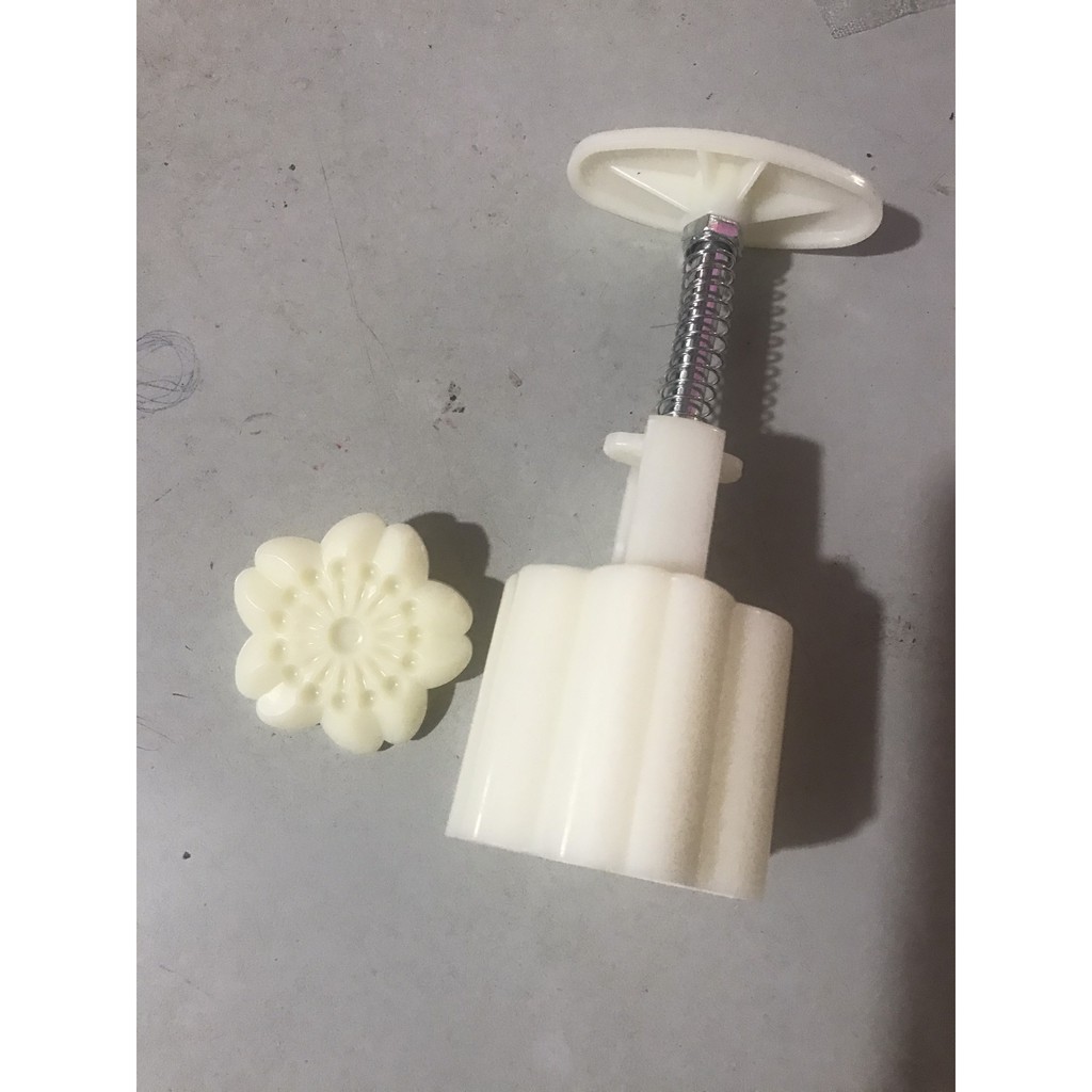 Khuôn trung thu hoa anh đào 50g LX16