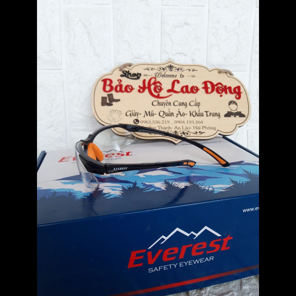[Chính Hãng Everest] Kính Bảo Hộ Chống Bụi Chống Tia UV Chống Đọng Sương Chống Giọt Bắn Không Đau Nhức Mắt EV301 Trắng