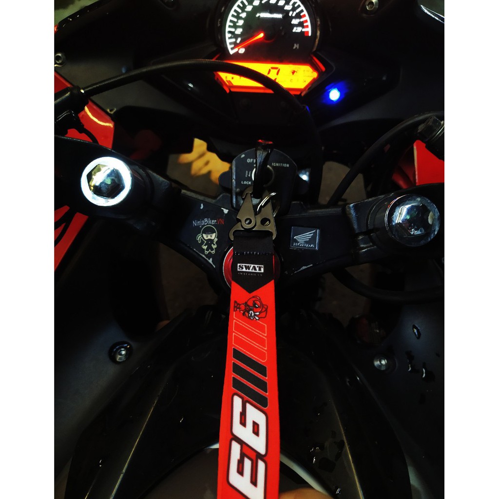 MÓC KHÓA DÂY CHAMPION, SPARCO, BMW, VR46, ak, honda, 93 CAO CẤP