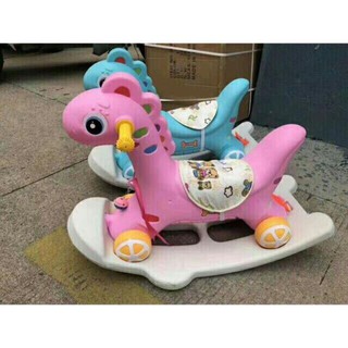 Ngựa bập bênh kiêm chòi chân cho bé