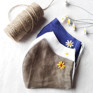 Khẩu trang linen thêu tay hoa cúc trắng, vàng