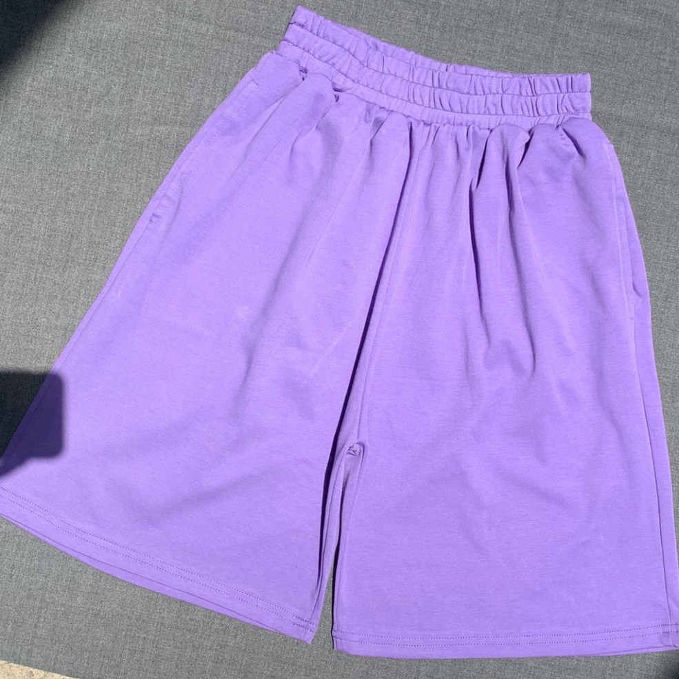 Quần short ống rộng Unisex cạp cao màu đen CRQ014