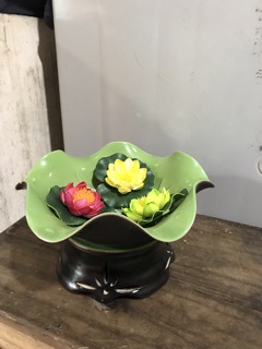Bát sen thả hoa đẹp