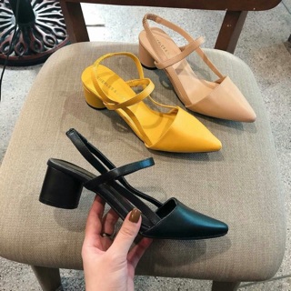 Giày gót tròn mũi nhọn còn lẻ size sale mạnh 170k thôi ạ