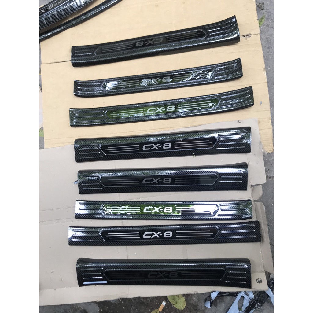 Bộ 8 Nẹp Bước chân Trong + Ngoài Vân carbon Cho Mazda Cx8 Form 2019 -2021