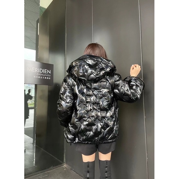 Áo khoác phao lông vũ dáng rộng dập chữ thương hiệu Louis Vuitton LV cao cấp