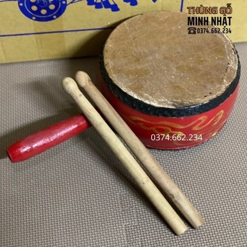 Trống lõi mít da trâu có cán cầm♥️SIÊU BỀN♥️ trống chơi trẻ em (dk 20cm cao 10cm -&gt;14cm)