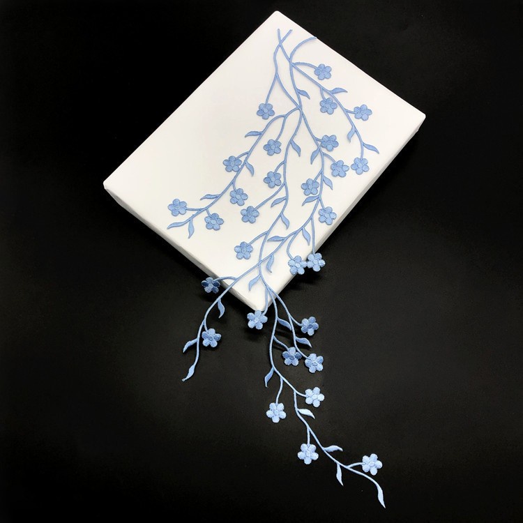 Miếng Vá Ủi Thêu Hình Hoa Mận / Vàng / Bạc 47CM Kèm Keo Dán Sau Lưng