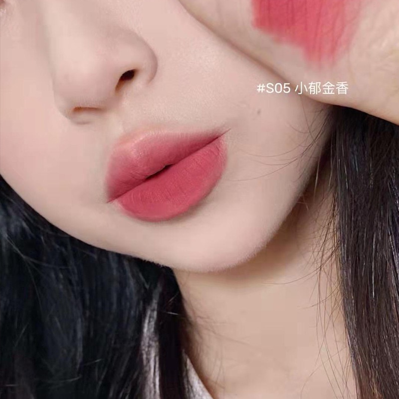 Son Kem Dâu Tây Rococo Đám Mây Nhẹ Nhàng Mềm Mại Màu Nhung Trắng Tự Nhiên Retro