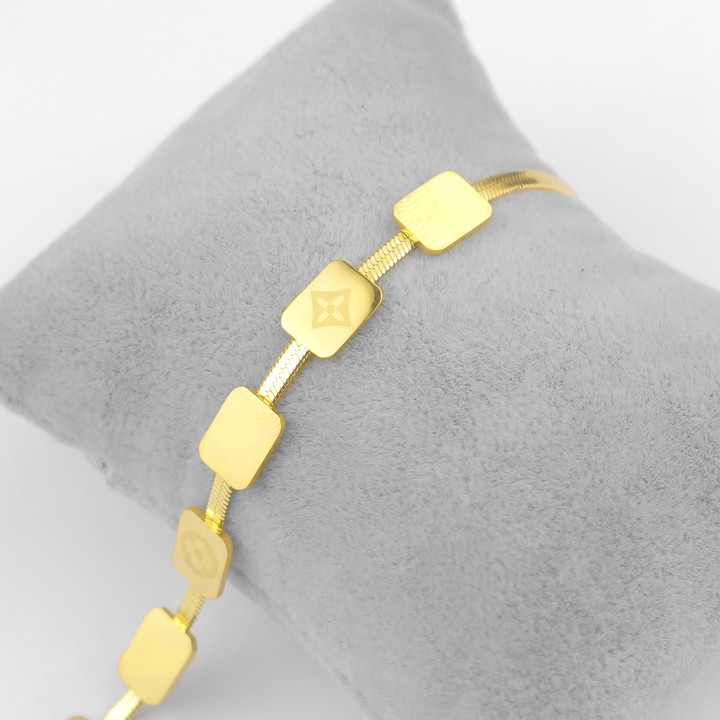 Lắc tay nữ titan kiểu mì dẹp đính mặt vuông siêu đẹp, bền màu, hợp thòi trang, dễ phối đồ