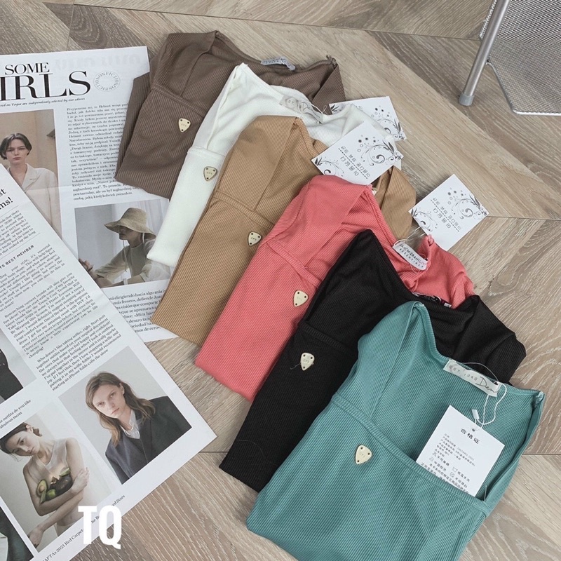 Áo hót girl cổ tam giác