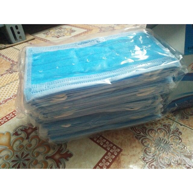 [HCM] Khẩu Trang FAMAPRO 4 lớp dày dặn, đẹp (50 cái/ hộp) [Hoang BT] | BigBuy360 - bigbuy360.vn