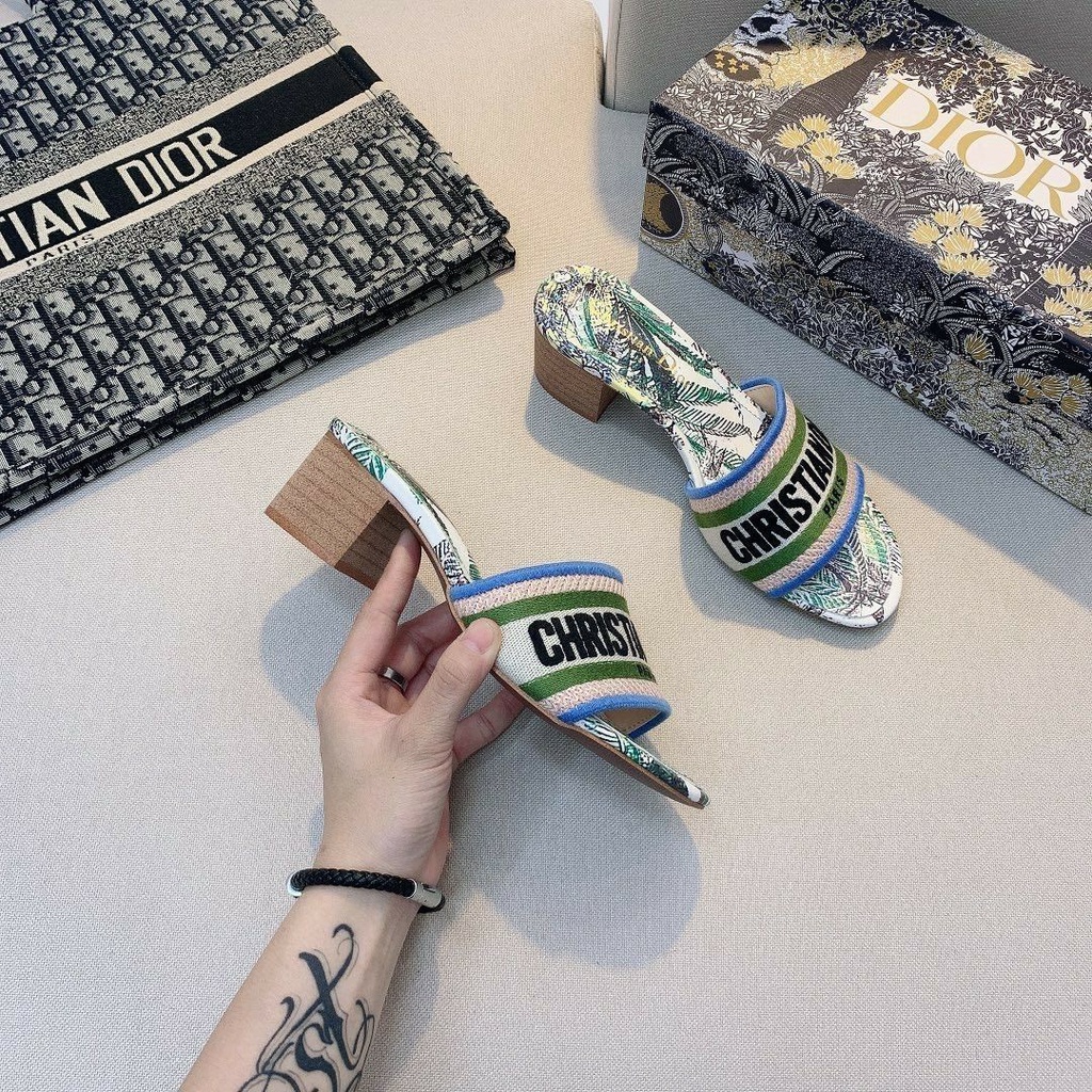 Dép Da Thật Gót Vừa Dày Dặn Thêu Chữ D Thời Trang Mùa Hè Năm 2021 Cho Nữ