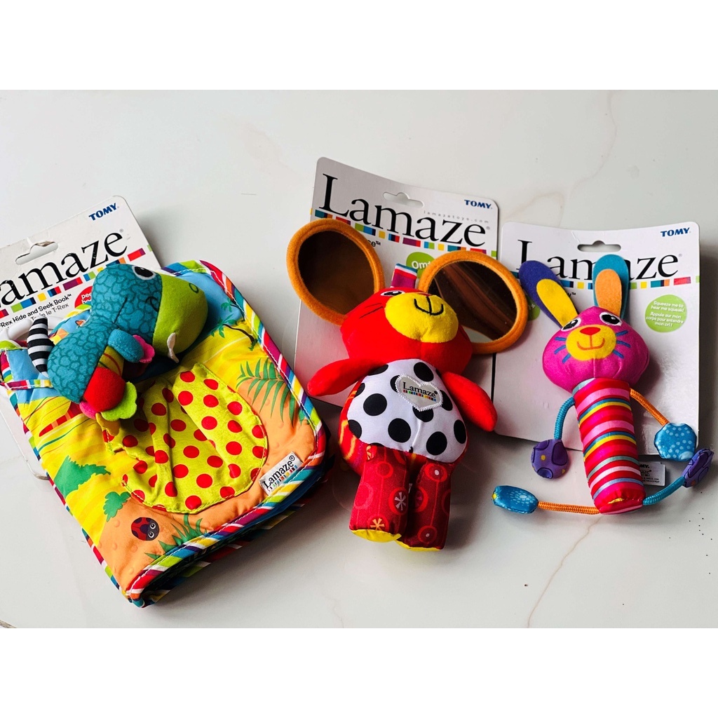 Sách vải, lục lạc vải LAMAZE (Tomy) kích thích thị giác, thính giác, xúc giác giúp trẻ phát triển trí não và ngôn ngữ