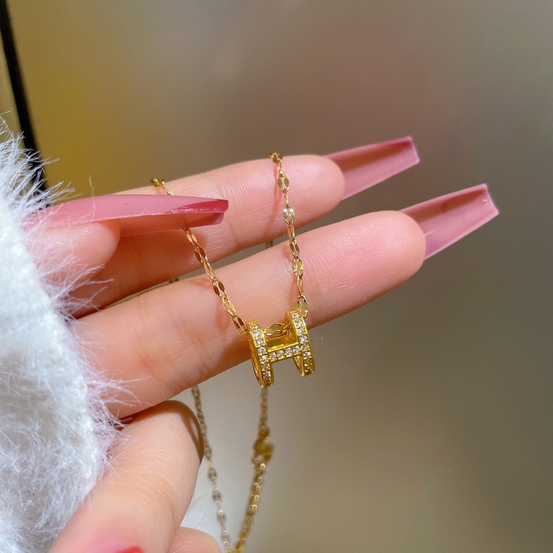 Dây Chuyền Thép Titan Mạ Vàng 18k Mặt Hình Chữ Cái Đơn Giản Thời Trang Dễ Phối Đồ Cho Nữ