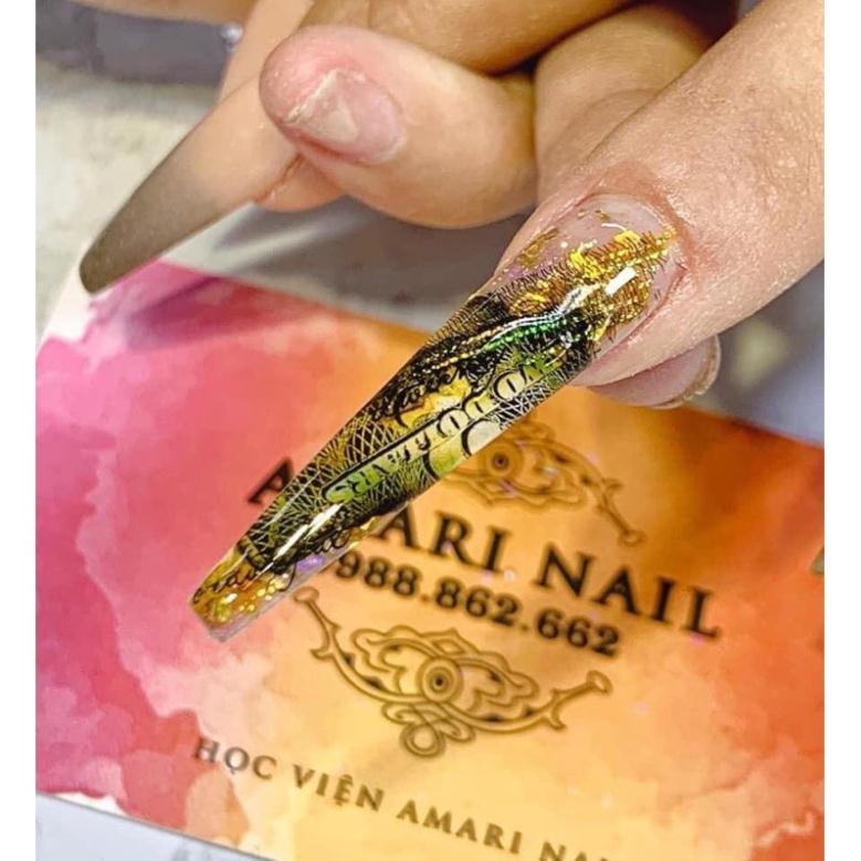 Dola ẩn móng nails