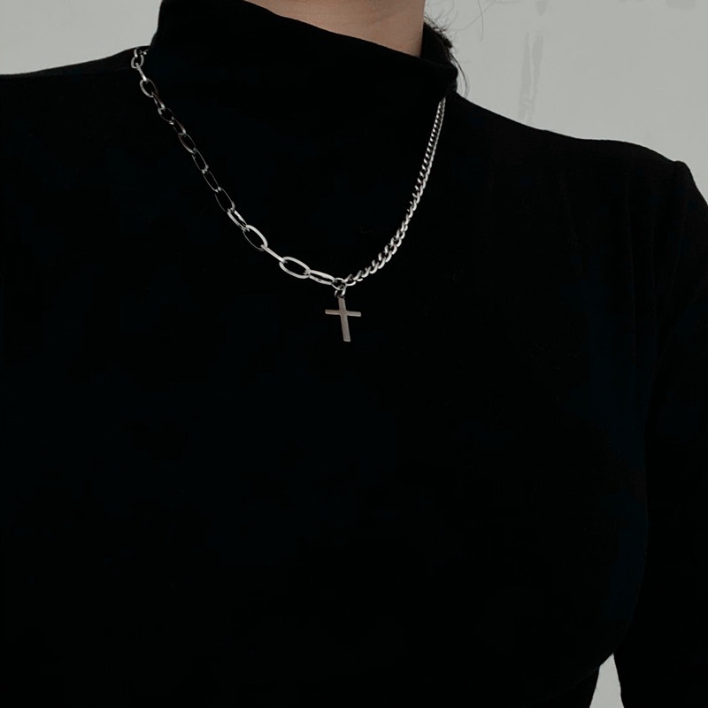 Vòng cổ chocker chuỗi xích phối cá tính BROO dây chuyền thánh giá màu bạc đẹp titan cho nam nữ
