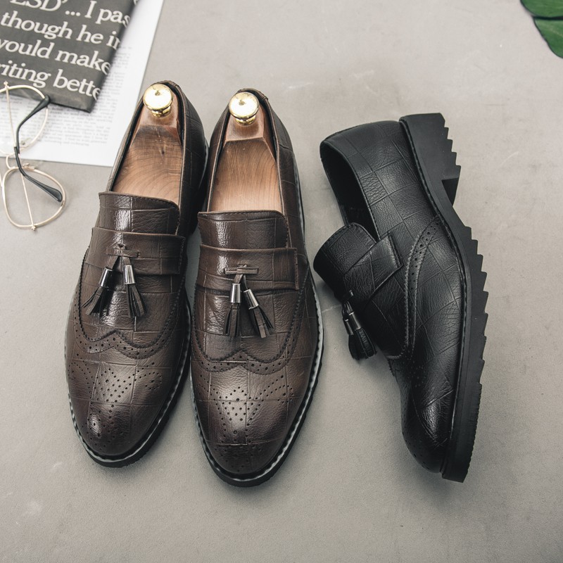 Men's leather shoes with luxurious tassels