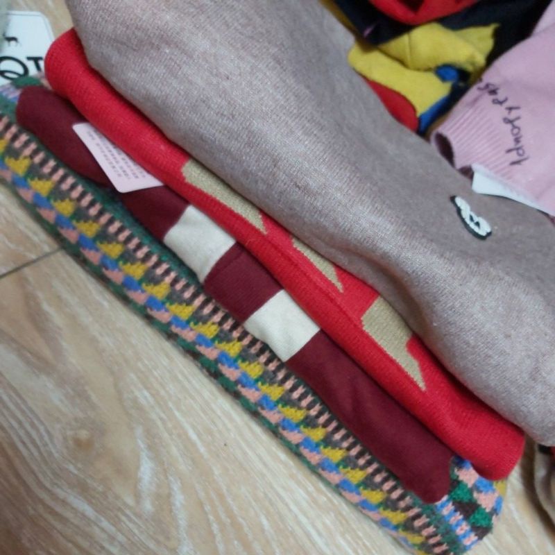 Áo len khách đặt trên LIVETREAM