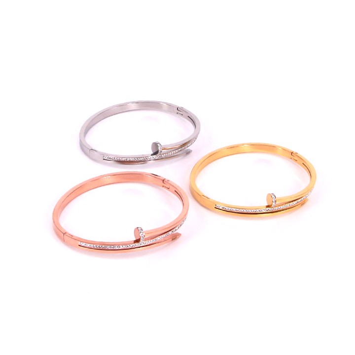 Vòng tay nữ titan cao cấp hình cây đinh đính đá siêu đẹp, bền màu, hợp thời trang