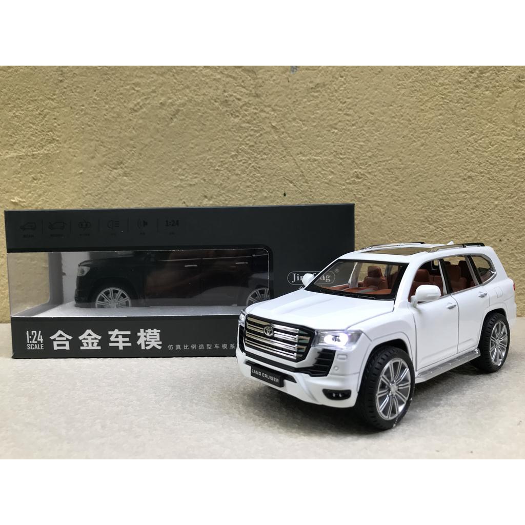 Xe mô hình TOYOTA land Cruiser 2022 1:24