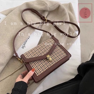 Túi nữ đeo chéo form cứng viền họa tiết kẻ retro phong cách vintage T0521-06