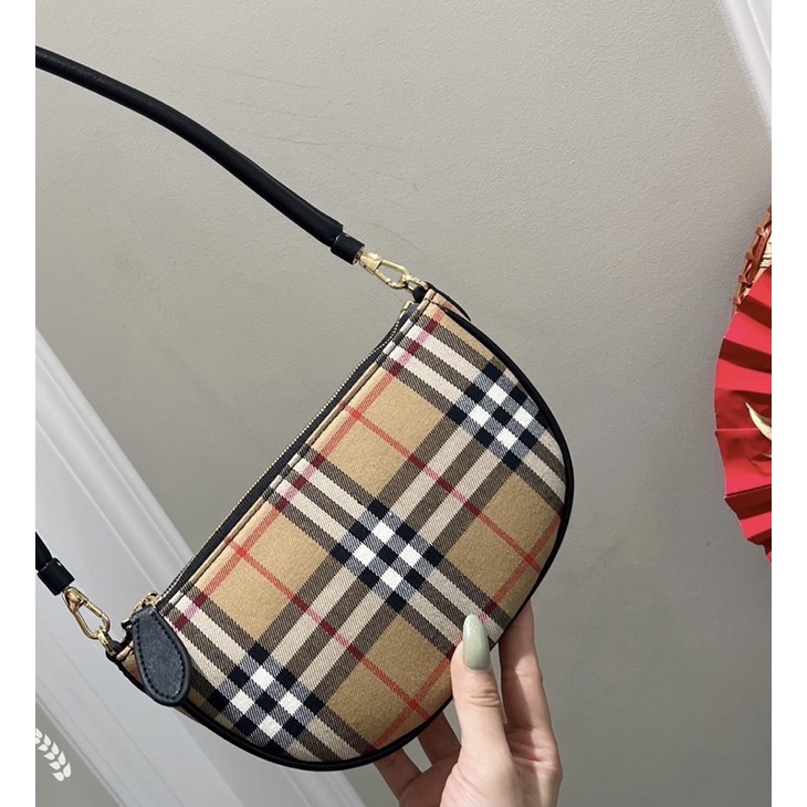 Túi kẹp nách W488-21 Bbr Olympia Vintage-Check Zipped Shoulder Bag fullbox vip tiện sang