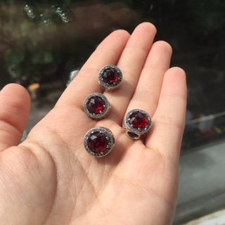 Hạt charm Radiant màu đỏ bạc 925