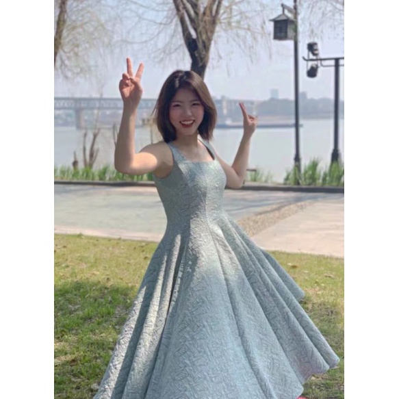 Đầm xoè hai dây bản to dự tiệc sang chảnh - phong cách vintage