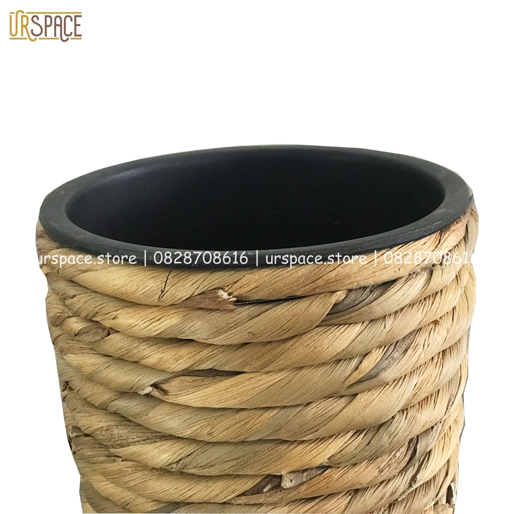 Chậu trồng cây URSPACE bằng lục bình  hình tròn có chậu nhựa đen